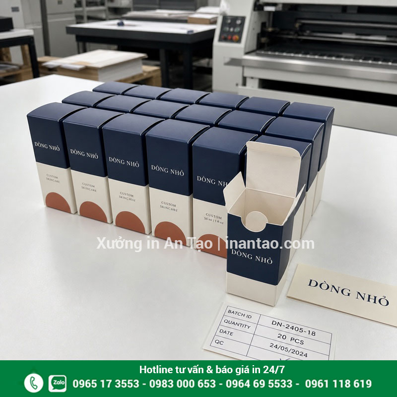 In hộp giấy số lượng ít theo mẫu riêng Lô in hộp giấy số lượng ít được xếp và kiểm tra tại xưởng